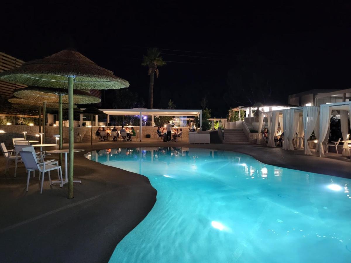 Hotel Oasi Blu Sardinia à Santa Margherita di Pula Extérieur photo