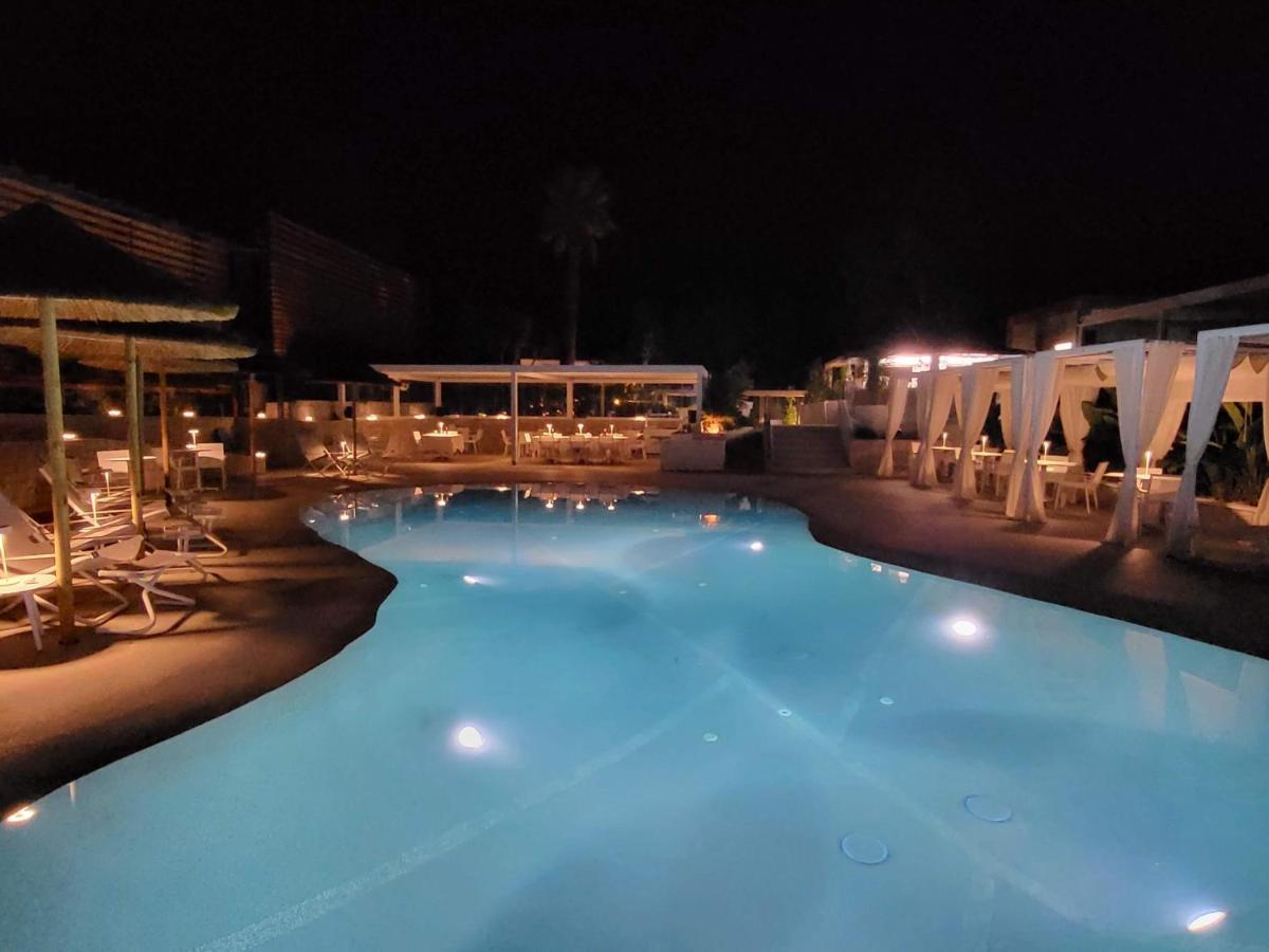 Hotel Oasi Blu Sardinia à Santa Margherita di Pula Extérieur photo