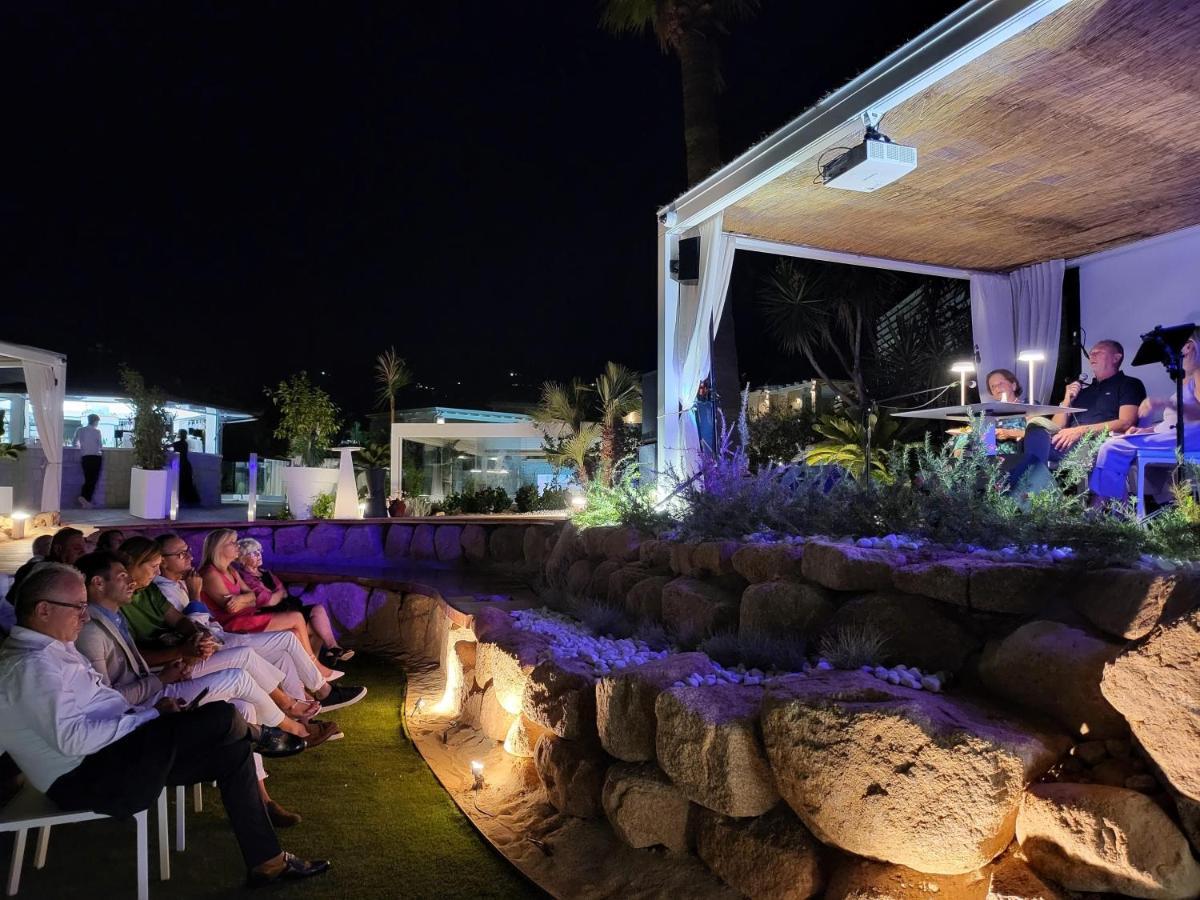 Hotel Oasi Blu Sardinia à Santa Margherita di Pula Extérieur photo