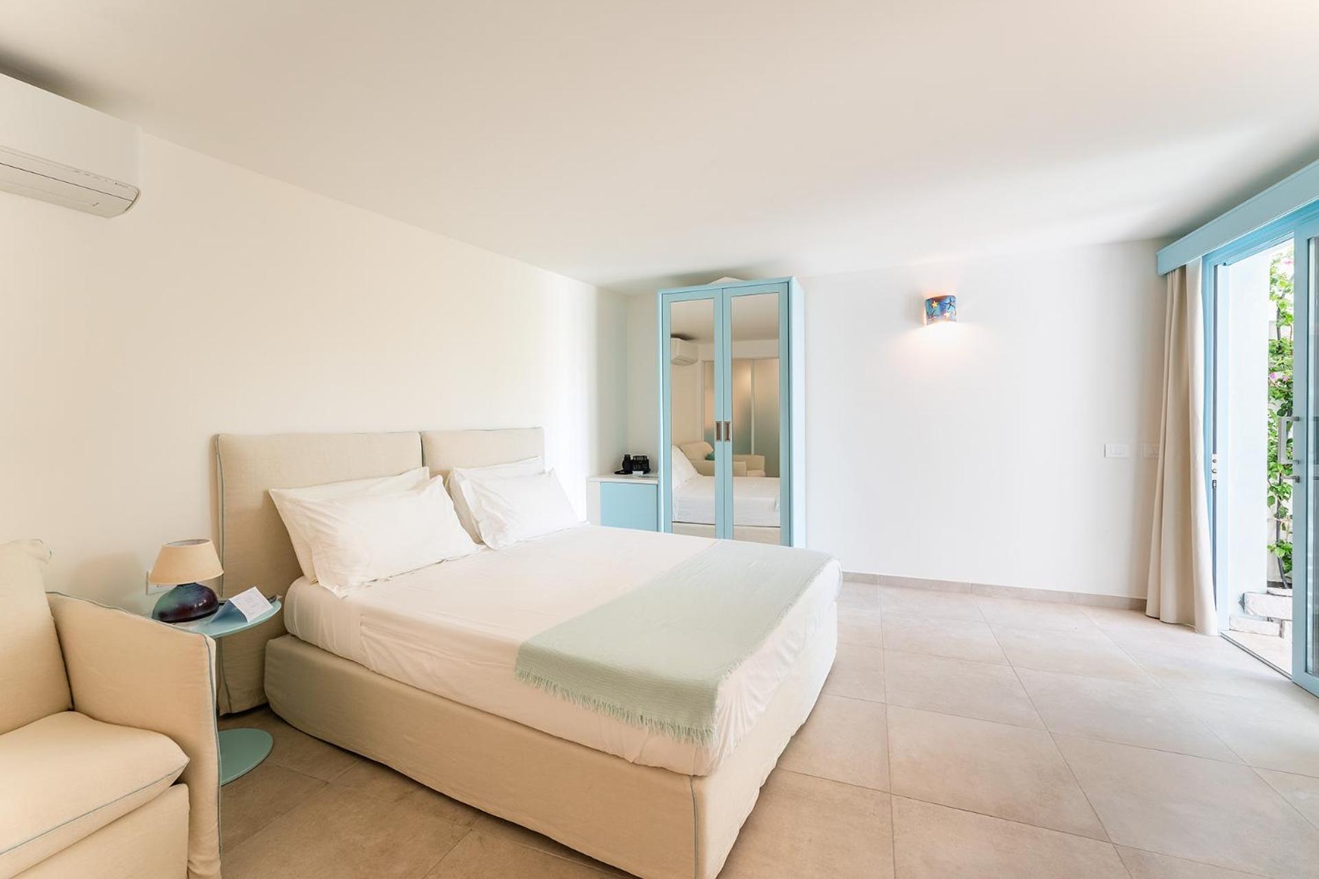 Hotel Oasi Blu Sardinia à Santa Margherita di Pula Extérieur photo